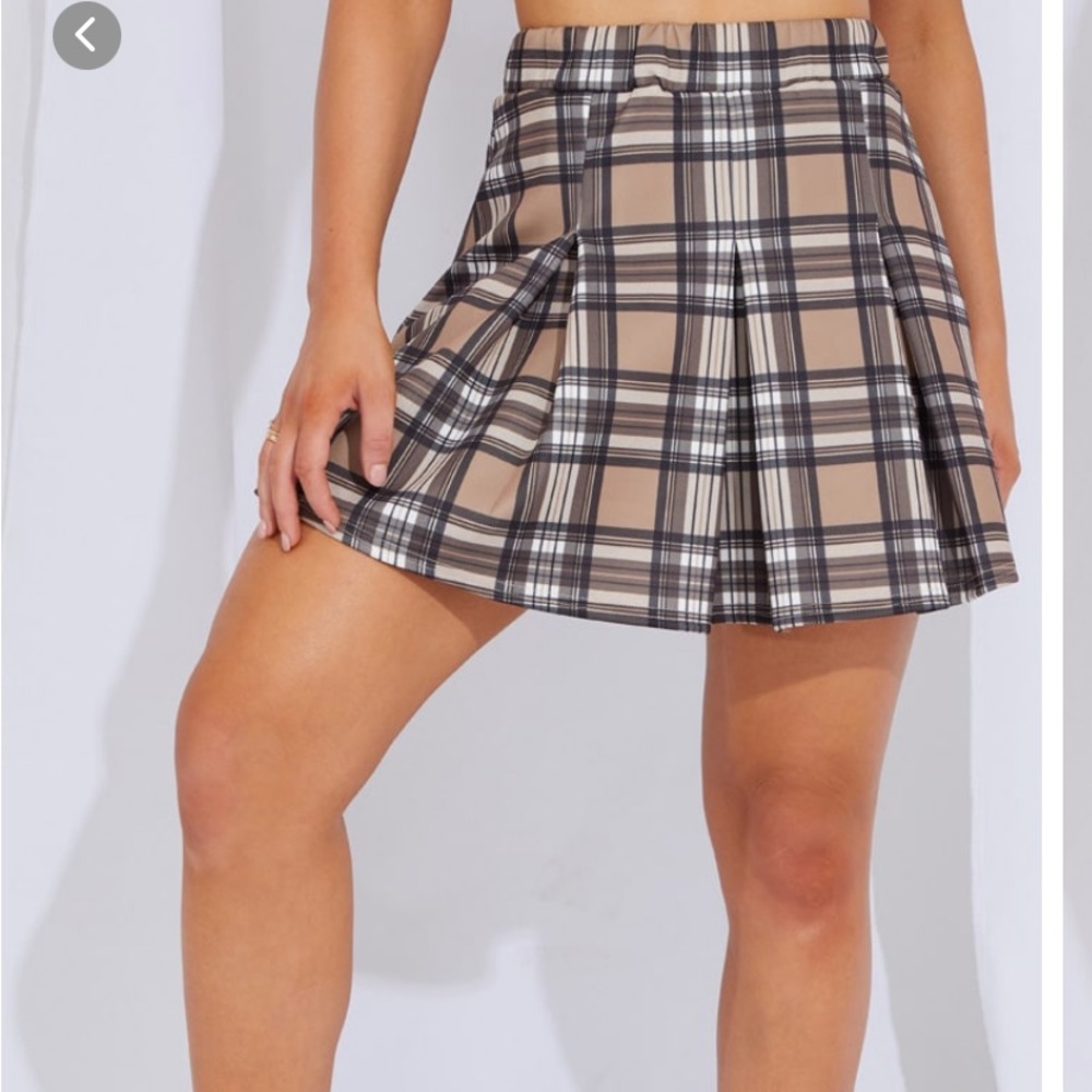 PrettyLittleThing - Picture 2 of 3